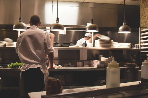 Betriebsschließungsversicherung für Gastronomie & Hotellerie